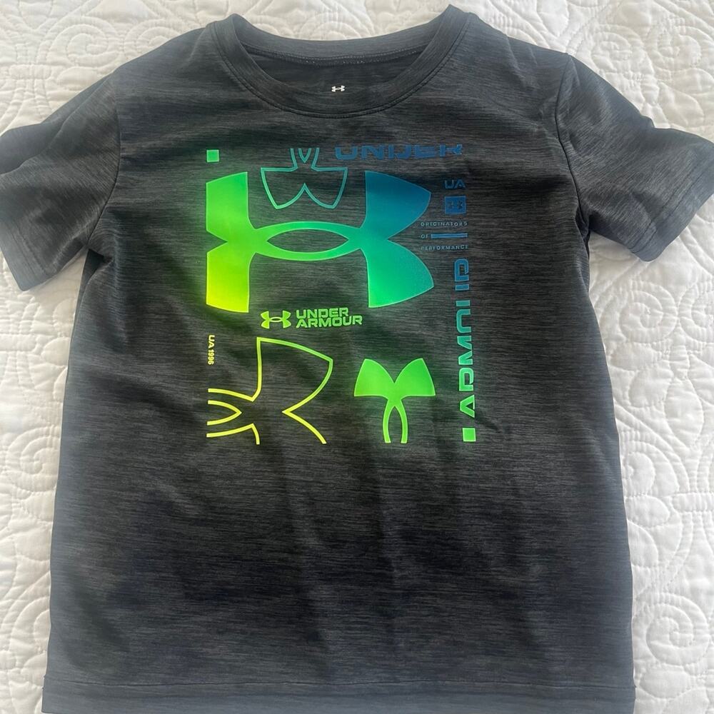 Under Armour Boys T-Shirt size 7